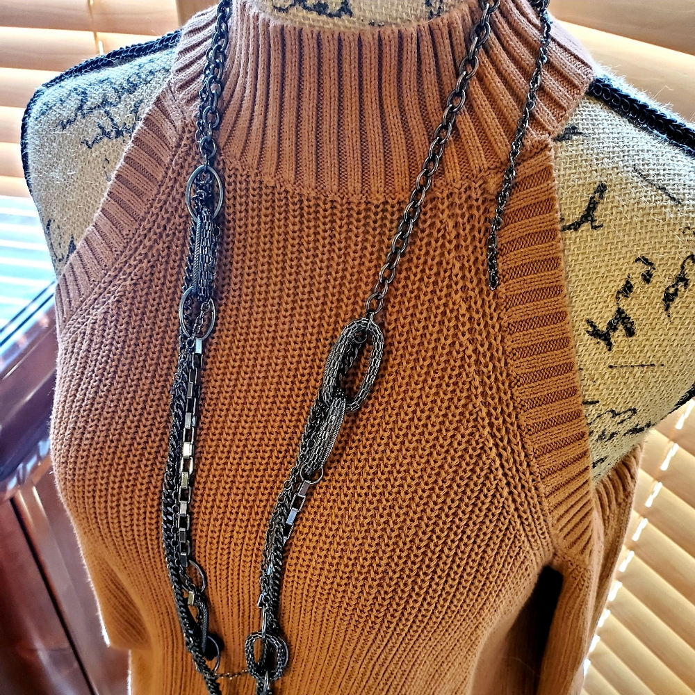 Top - Picture 2 of 4